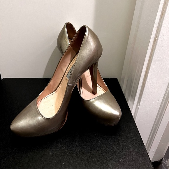 Prada platform pump - Picture 2 of 6